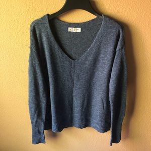Hollister Vneck sweater